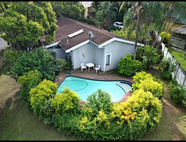 3 BEDROOM HOUSE FOR SALE IN CAVERSHAM GLEN